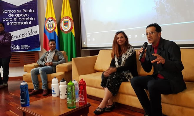 Goga Ruiz y Atapuma en conversatorio como preámbulo al bicicarnaval 2017