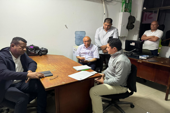 Nicolas Toro Muñoz, se reunió el día de hoy en el Municipio de Tumaco con el Director Nacional de Hidrocarburos, Dr. Adwar Moisés Casallas