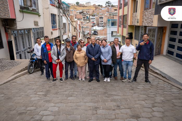 mejoramientos viales en los barrios Caicedo Bajo y Quito López III