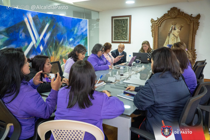 En reunión con el Consejo Ciudadano de Mujeres, el alcalde Nicolás Toro ratificó el total apoyo de la Administración Municipal para los procesos que lidera esta
