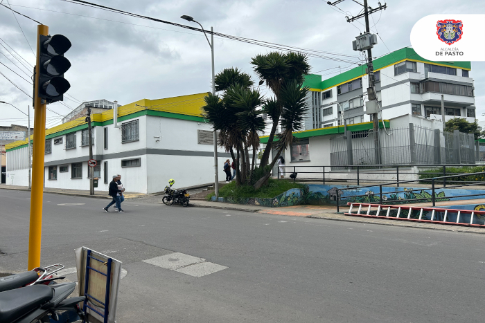 Secretaría de Tránsito y Transporte avanza en la instalación de semáforos peatonales en la calle 15, sector Bombona