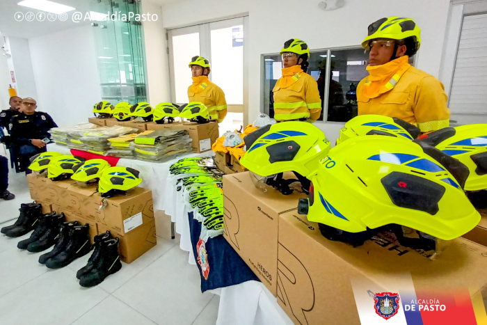 Alcaldía Municipal entregó elementos de protección personal a 60 voluntarios del Cuerpo de Bomberos de Pasto