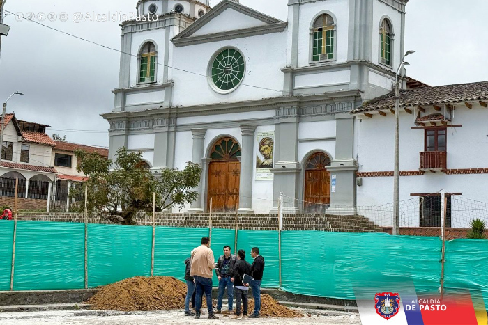 Secretaría de Infraestructura supervisa avances en los trabajos de instalación de cubiertas en polideportivos rurales