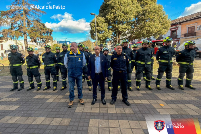 Bomberos de Pasto despliegan grupo USAR a Cali para apoyar labores de búsqueda y rescate tras el sismo