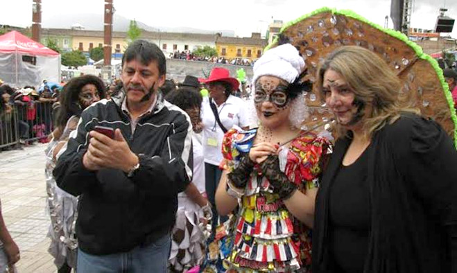 Ministra de cultura en el carnaval - 2014