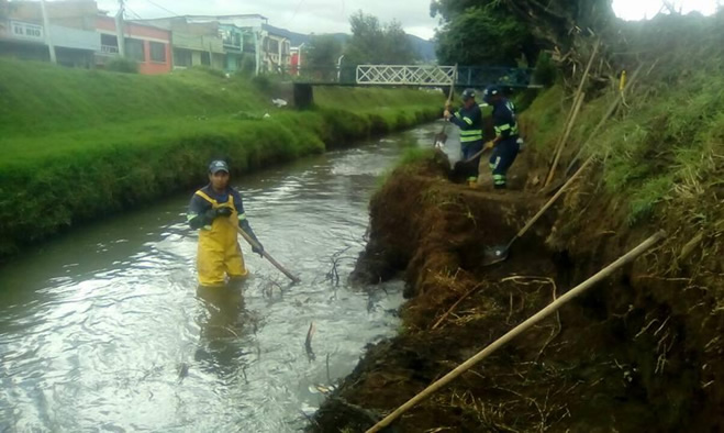 Mingas de recuperación en el canal Chile del río Pasto