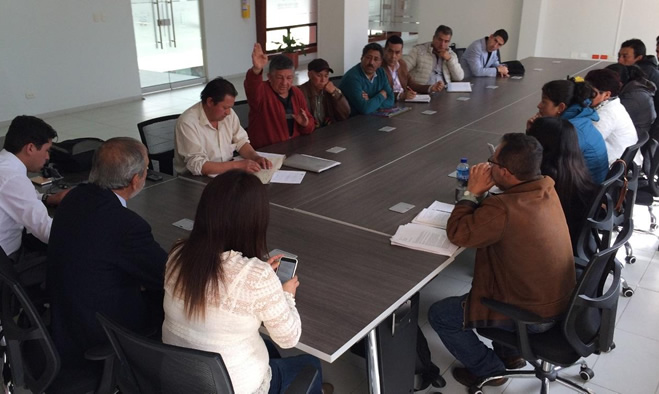 Alcalde escucha a líderes de Catambuco
