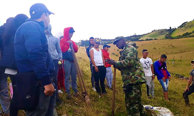 Jornada ecológica en la Institución Educativa Colegio Militar Colombia
