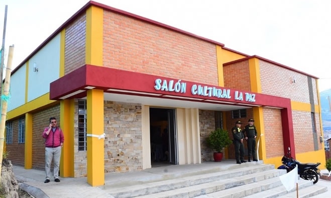 Entrega salón cultural barrio La Paz