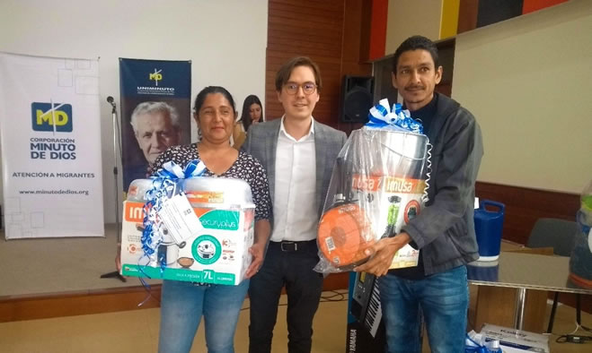 Familias Venezolanas recibieron Capital Semilla