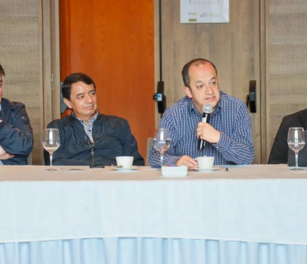 Alcalde Germán Chamorro de la Rosa convocó reunión con el sector transportador y el Viceministro de Transporte, Eduardo Enríquez Caicedo