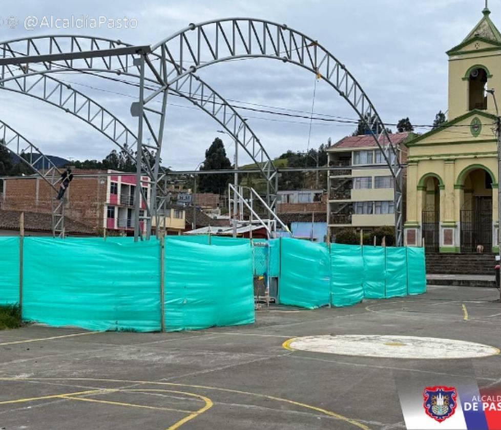 Secretaría de Infraestructura avanza con la instalación de cubiertas en 7 polideportivos rurales