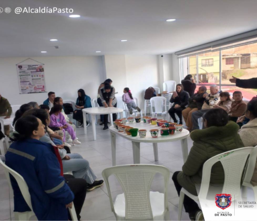 Comunidad de Torres de San Luis se capacita en salud mental y primeros auxilios psicológicos